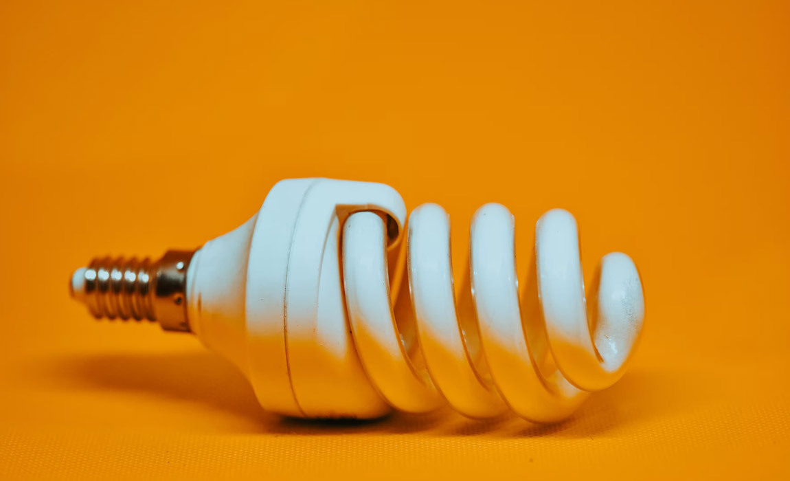 compact florescent bulbs can reduce energy usage
