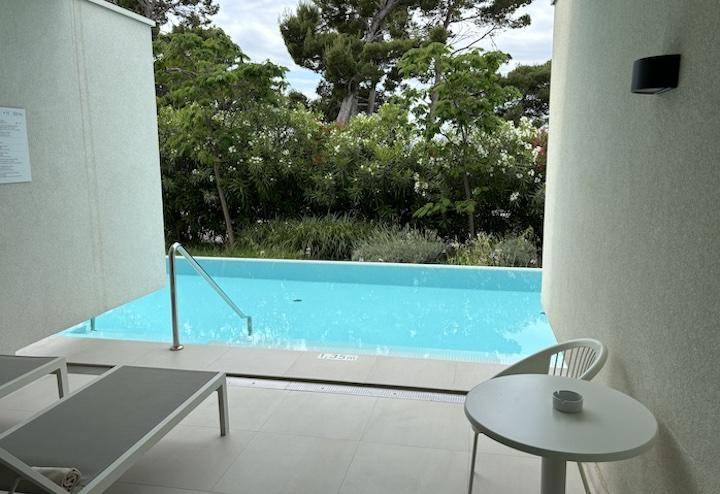 James Bond room swim-up pool Bluesun Hotel Berulia Croatia