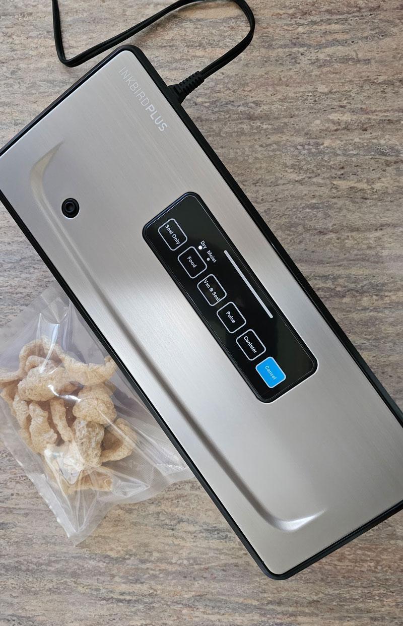 https://menwhoblog.com/images/blog-posts/road-trip-snacks-easier-vacuum-sealer/vac-sealer-snacks.jpg