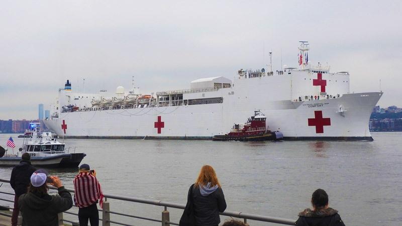 usns comfort hospital ship ariving in new york harbor
