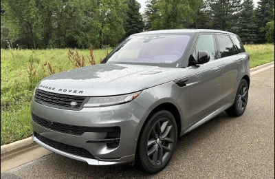 A Delightful Drive with the 2023 Range Rover Sport SE
