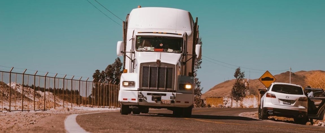 Owner Operator Truck Drivers vs. Company Drivers: How To Find The Right Fit For you