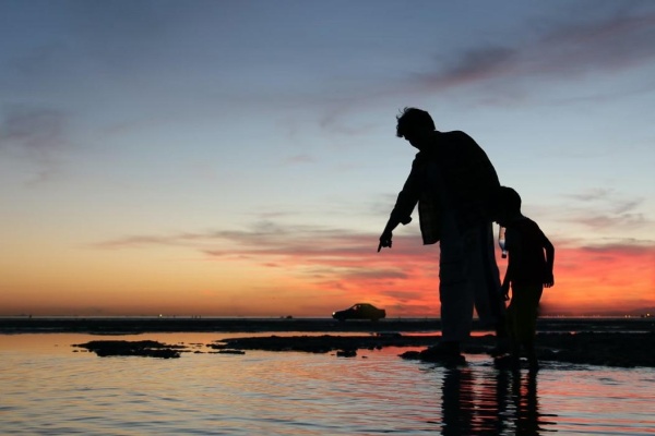 Ways Dads Can Bond With Their Children More