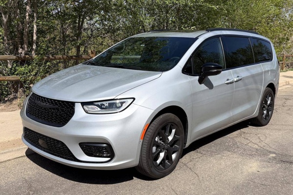 The 2026 Chrysler Pacifica Limited AWD S is Functional, but Dull