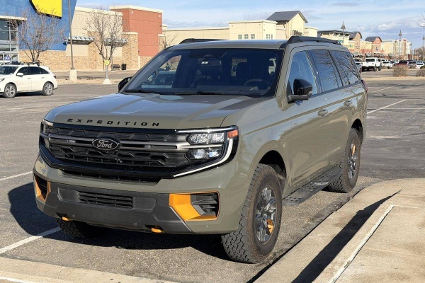 The Big, Beautiful 2025 Ford Expedition Tremor 4x4