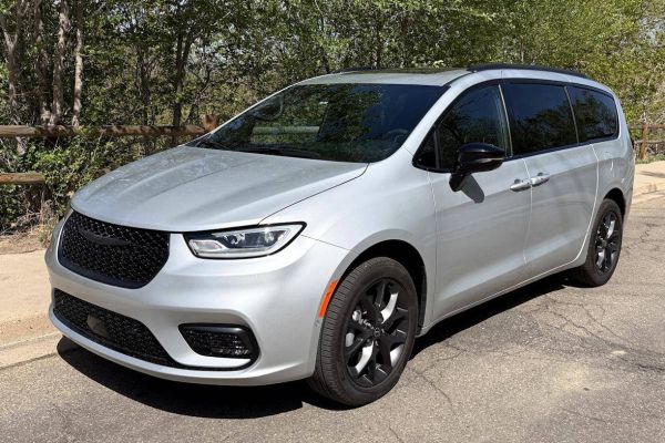 The 2026 Chrysler Pacifica Limited AWD S is Functional, but Dull