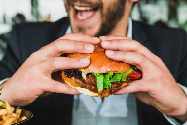 Yes, the Munchies Are Real - Here's Exactly What's Happening in Your Brain To Crave Junk Food
