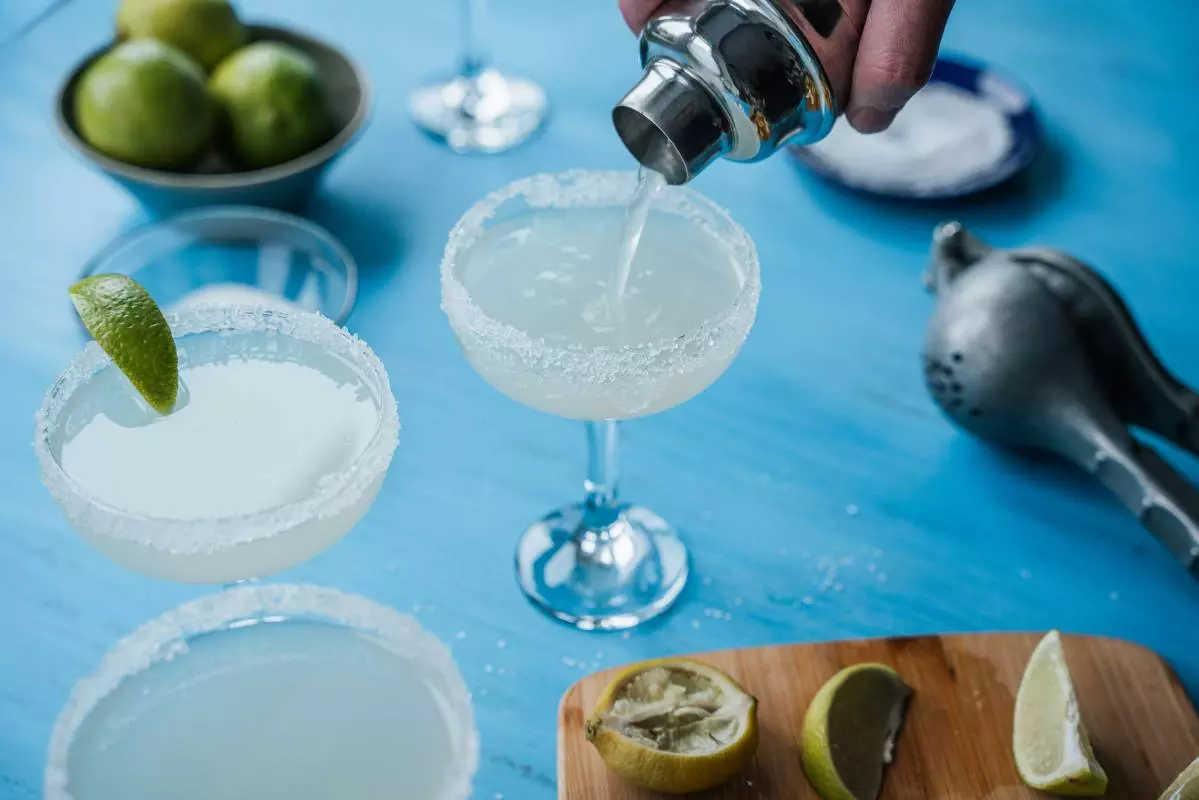 non-alcoholic tequila making a zero proof margarita