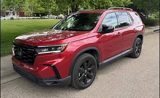 2025 Honda Pilot AWD Black Edition