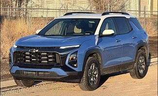 2025 Chevy Chevrolet Equinox ACTIV AWD in blue and white