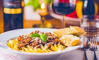 tips to help plan a romantic dinner