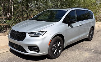 2026 Chrysler Pacifica AWD S Appearance