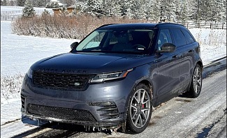 2025 Range Rover Velar SE Front View in the Snow