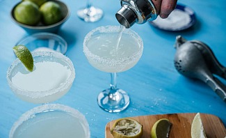 non-alcoholic tequila making a zero proof margarita