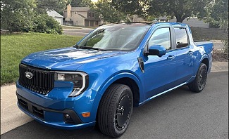 2025 ford maverick lobo awd blue pickup truck