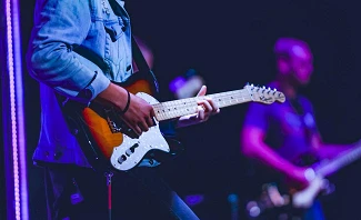 history of the electric guitar
