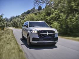 2025_Lincoln_Navigator_L_Black_Label_Crystal_White_06_original