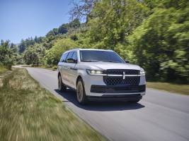 2025_Lincoln_Navigator_L_Black_Label_Crystal_White_08_original