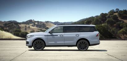 2025_Lincoln_Navigator_Reserve_Jet_Package_Grey_Mist_02_original